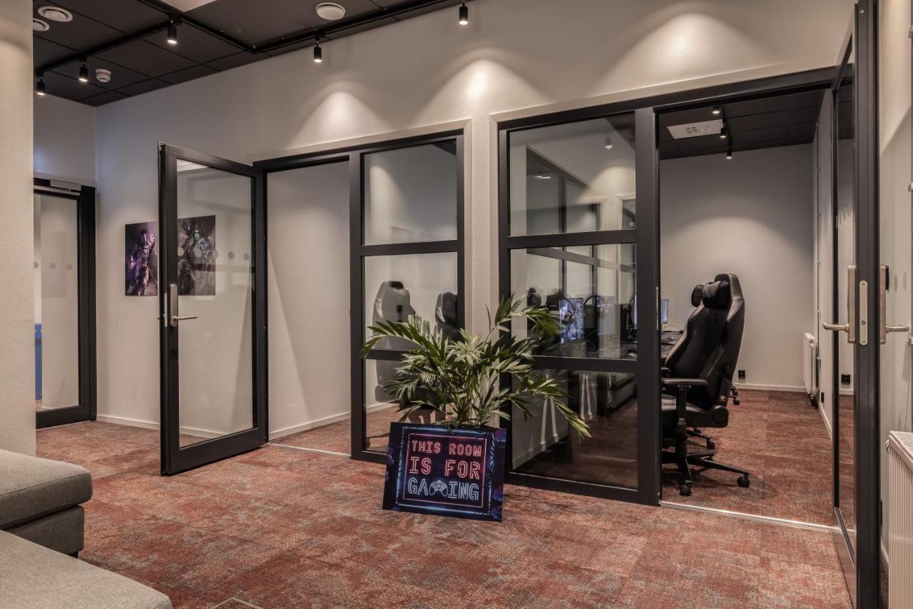 Homex Hotel For Gamers Täby Exteriör bild